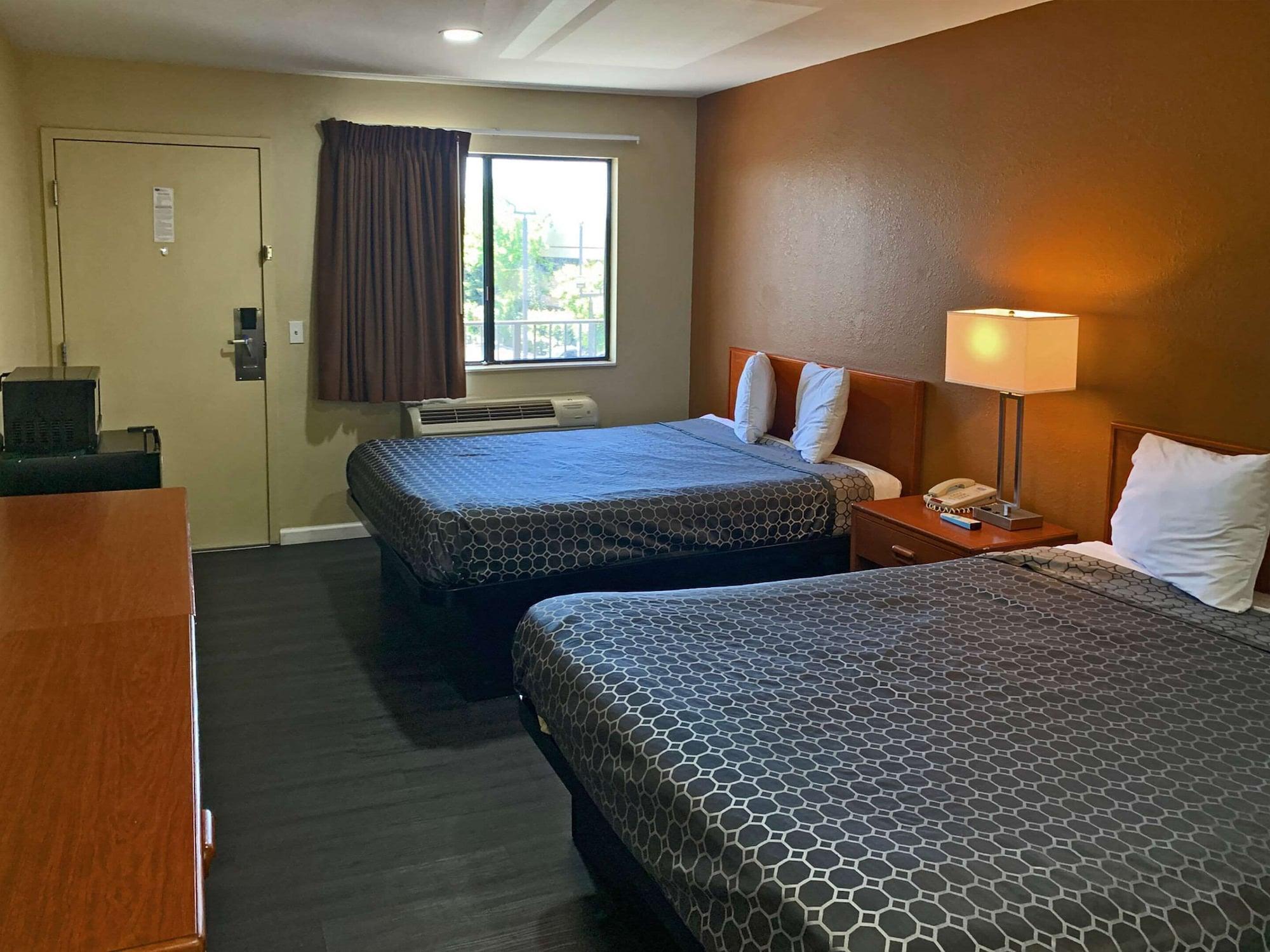 Rodeway Inn Sacramento-University Area Экстерьер фото