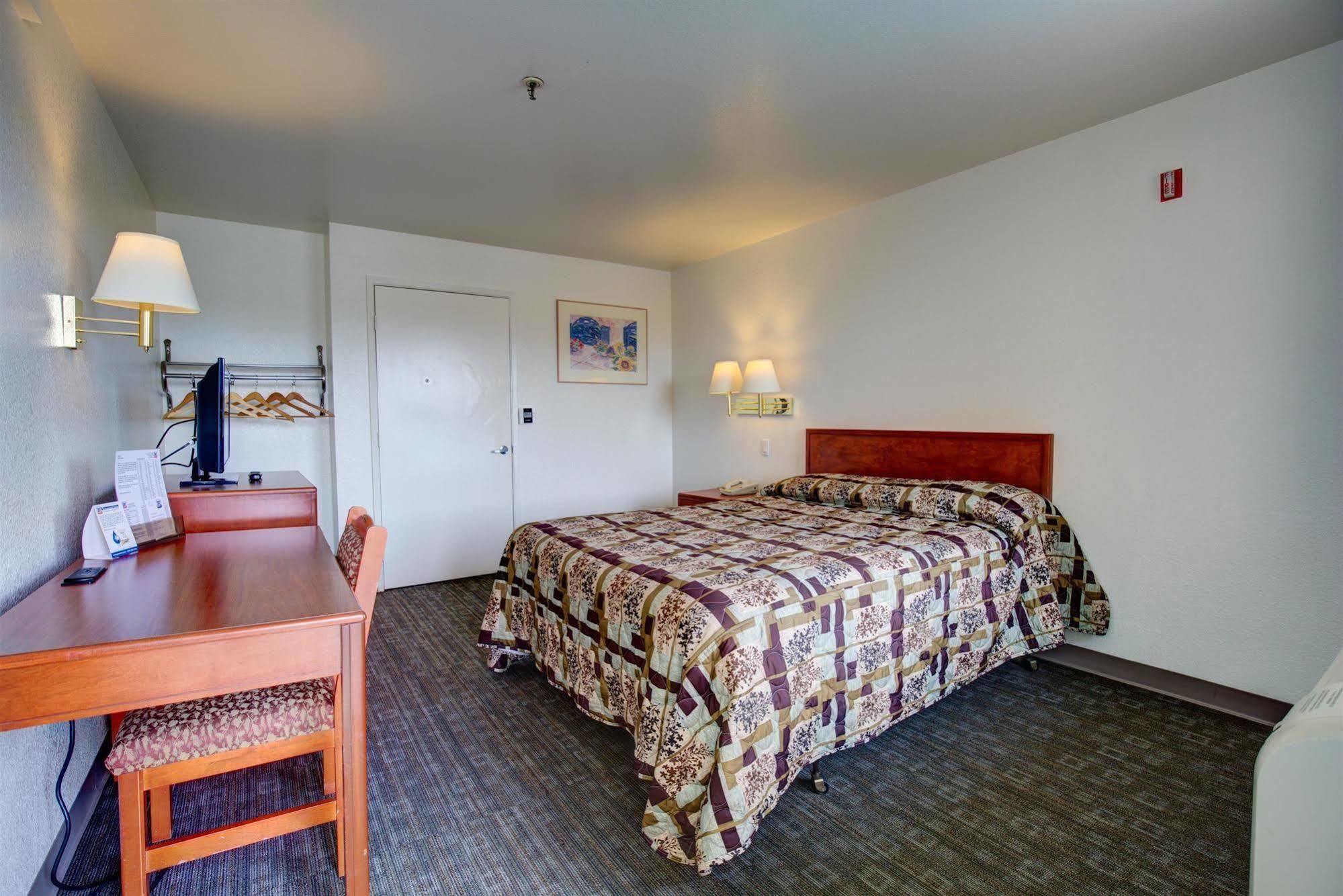 Rodeway Inn Sacramento-University Area Экстерьер фото